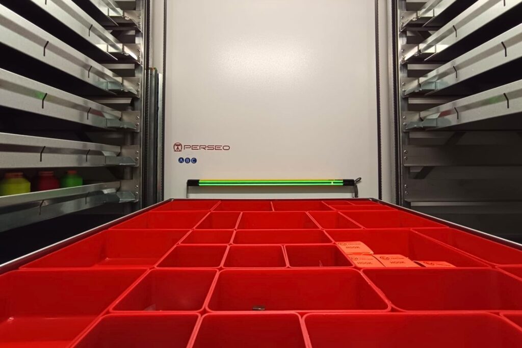 bandeja-almacen-automatico-caja-para-pequenas-piezas-metalicas