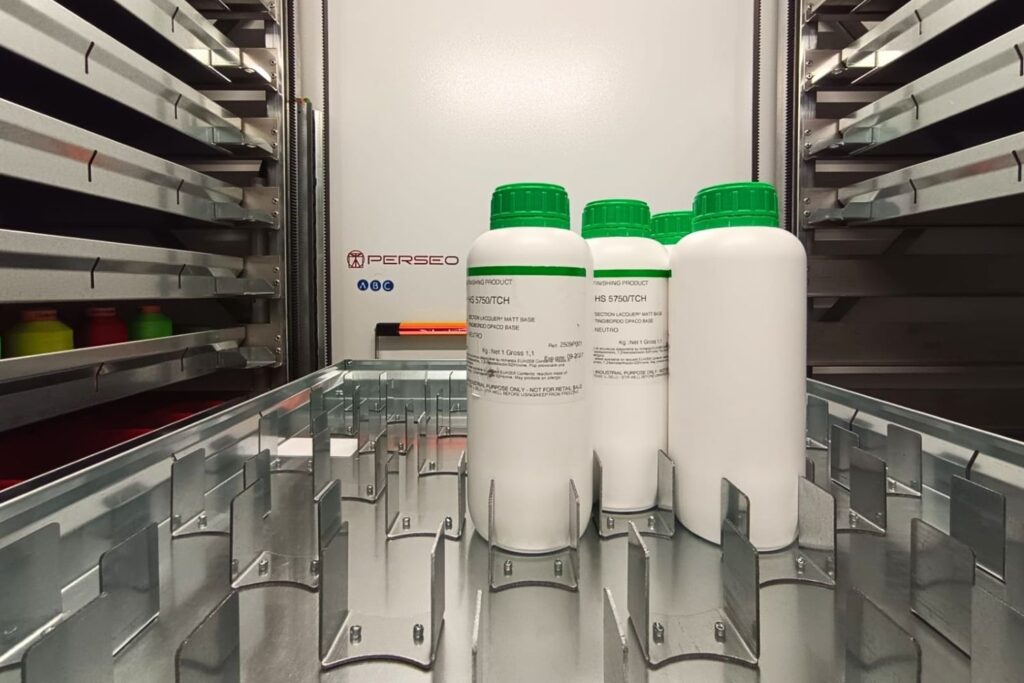 bandeja-almacen-automatico-para-botellas-de-tintes
